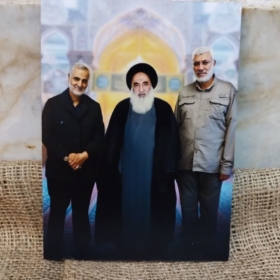 خرید قاب شاسی آیت الله سیستانی و شهیدان حاج قاسم سلیمانی و ابومهدی المهندس