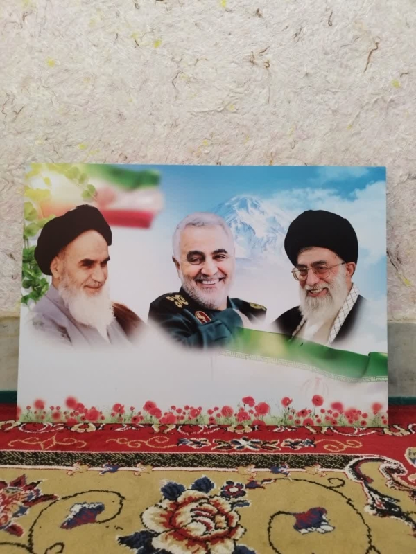 طرح زیبای قاب شاسی امام و رهبری و شهید حاج قاسم سلیمانی باکیفیت عالی