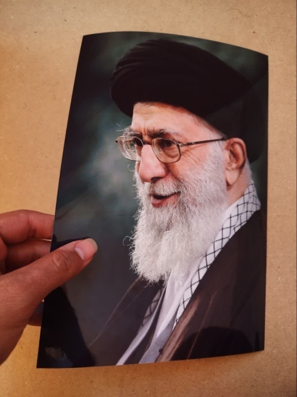 پوستر بسیار زیبای رهبری (امام خامنه ای)