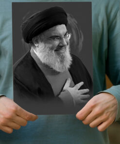 پوستر باکیفیت سیاه و سفید شهید سیّد حسن نصرالله فوق العاده زیبا جنس گلاسه