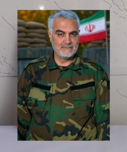 قاب شاسی شهید حاج قاسم سلیمانی با سنگر و پرچم ایران