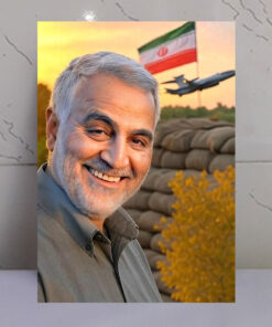 قاب شاسی شهید حا قاسم سلیمانی در سنگر و جنگنده