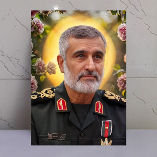 قاب شاسی شهید سردار حاجی زاده با لباس سپاه