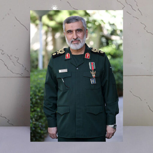قاب زیبای دانشمند شهید سردار حاجی زاده با لباس پاسداری