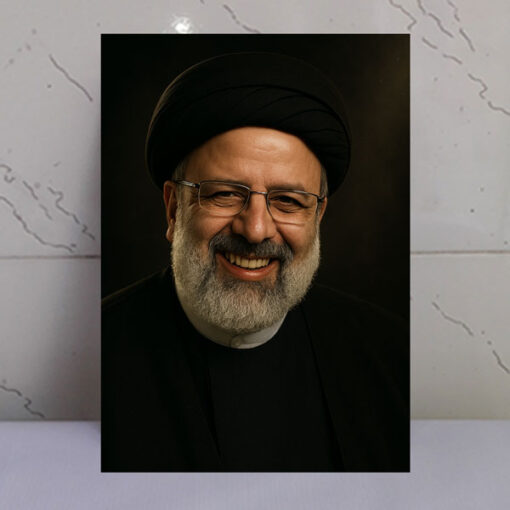 قاب شاسی باکیفیت بالا شهید آیت الله رئیسی همراه با لبخند