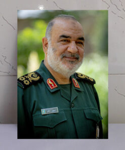 قاب شاسی شهید سردار سلامی با لباس پاسداری