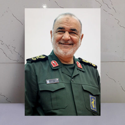 قاب شاسی سردار شهید حسین سلامی با خنده زیبا