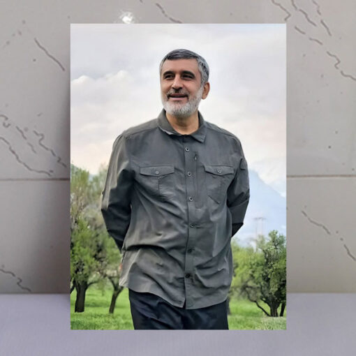 قاب شاسی شهید حاجی زاده در جنگل