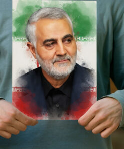 پوستر شهید سلیمانی با پس زمینه پرچم ایران