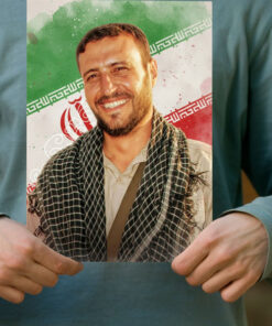پوستر شهید هادی طارمی با پس زمینه پرچم ایران