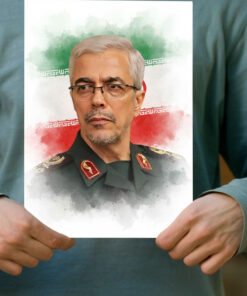 پوستر شهید سردار محمد باقری با پس زمینه پرچم ایران