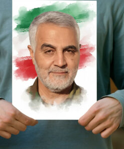 پوستر شهید حاج قاسم سلیمانی با پس زمینه پرچم ایران