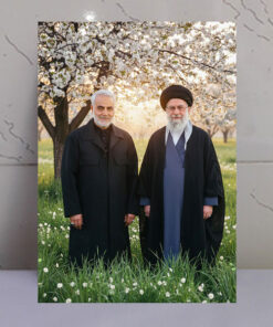 قاب شاسی شهید حاج قاسم و رهبری با زمینه طبیعت