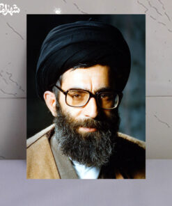 قاب شاسی عکس پرتره رهبر شهید