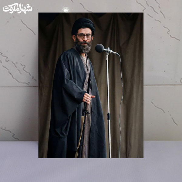 قاب شاسی تصویر رهبر شهید در حال سخنرانی قاب شاسی تصویر رهبر شهید در حال سخنرانی