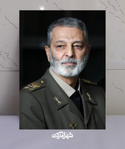 قاب شاسی شهید سید عبدالرحیم موسوی با لباس نظامی